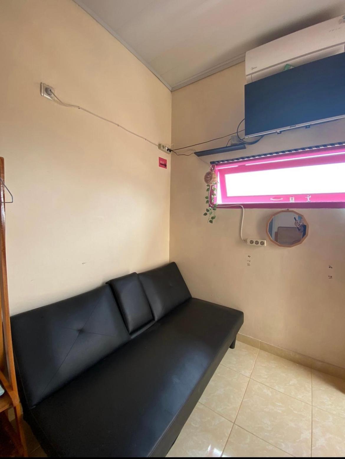 Et Malio Stay & Travel Malioboro Pusat Kota Yogyakarta Extérieur photo